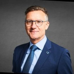 Kapitän z. S. Jörg Bartoschek